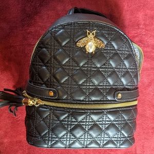 Black Bee Quilted Bag